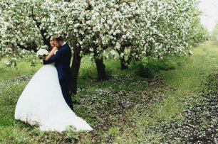 Фотосессия в цветочном саду