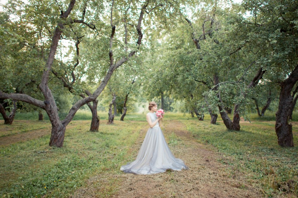 http://msk.the-wedding.ru/stil-nevesty/fialka911/