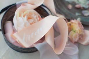 Свадебная каллиграфия на ленте