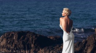 Платье невесты с открытой спиной