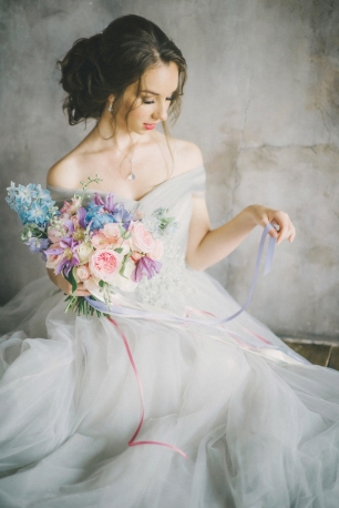 Нежное утро невесты в пастельных тонах