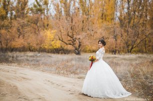 Свадебное платье с пышной юбкой