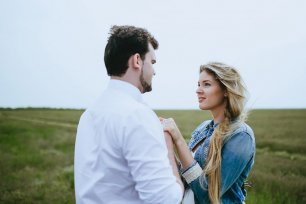 Очаровательная лавстори на природе