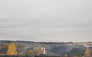 Свадебная фотосессия на обрыве