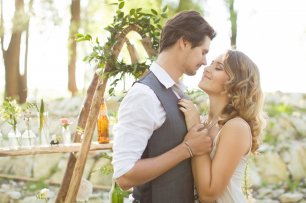 Нежность. Свадебная фотосессия в лесу