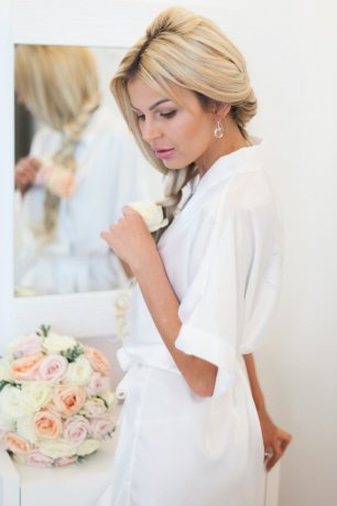 Утро невесты в номере отеля