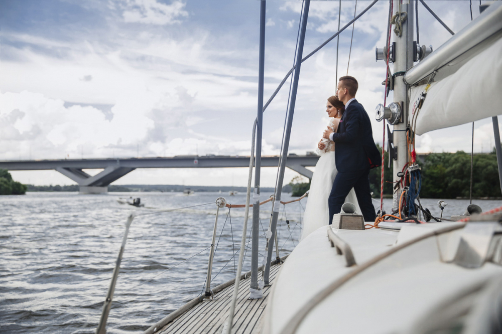 прогулка на яхте, свадебная прогулка