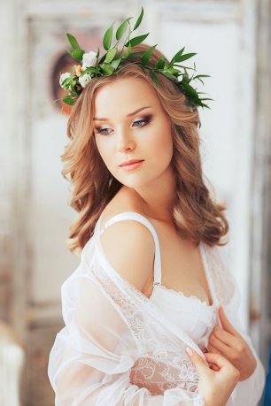 Нежное утро невесты можно провести в светлой фотостудии