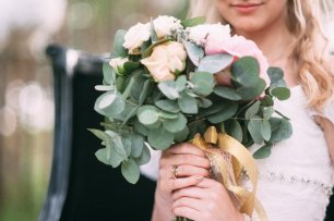 Букет невесты с кустовыми розами