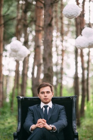 Жених на свадебной фотосессии