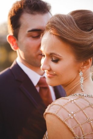 Нежная свадебная фотосессия на закате