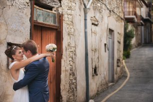 Свадебная прогулка по городским улочкам