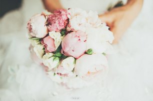 Букет нежных пионов