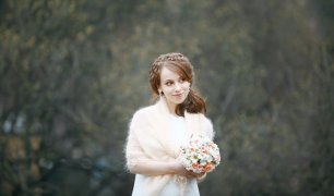 Невеста в пуховом платке