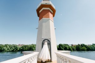 Платье невесты на маяке