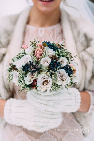 Зимний букет с розами