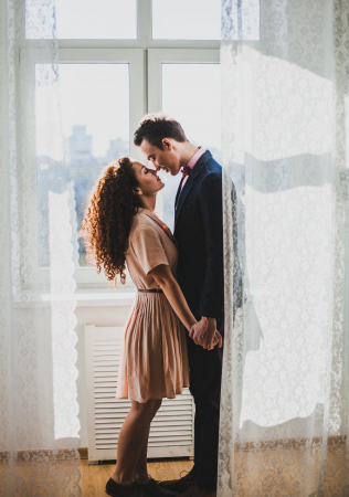 свадебное платье в стиле casual, фотограф ОЛЬГА ГОЛОВИЗИНА