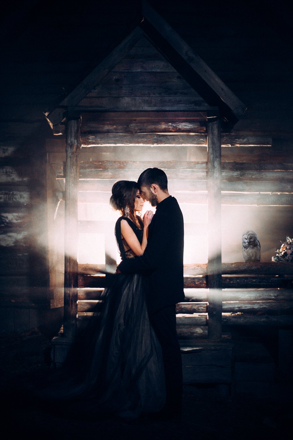 Зимняя свадебная фотосессия с совами.