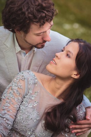 Влюбленный взгляд жениха