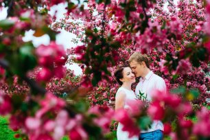 Фотосессия в цветочном саду