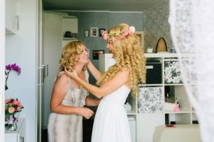 Невеста с мамой