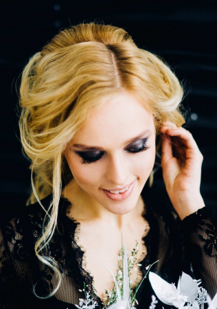 черные смоки в макияже невесты, фотограф АННА МИРОНОВА