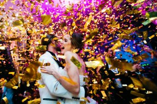 В золотом конфетти