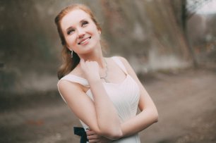 Нежный и очень счастливая невеста