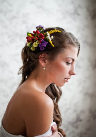 Цветы в волосы
