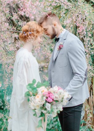 Фотосессия в цветущем саду