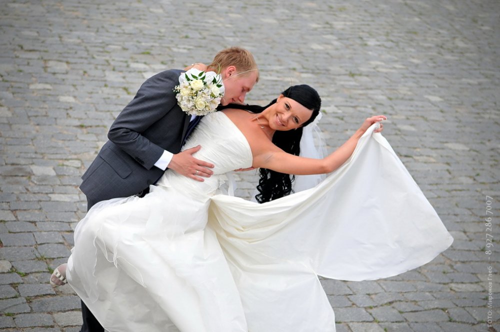 Ваш Фотограф - 8 927 286 7007
http://vk.com/mironovgleb