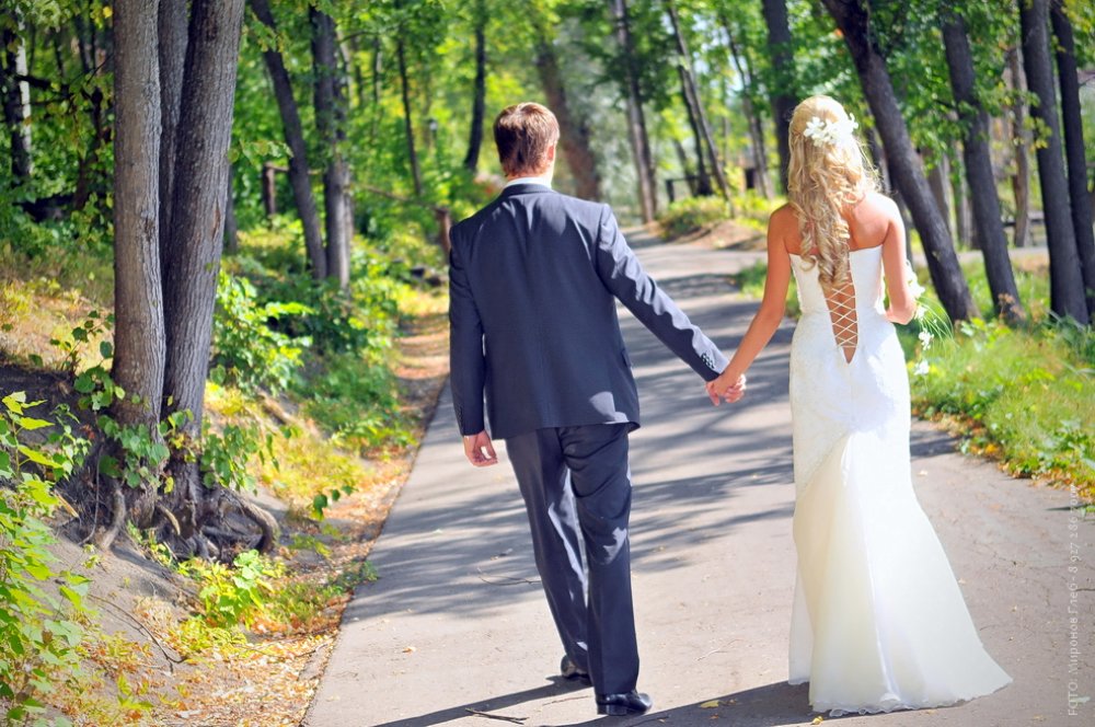 Ваш Фотограф - 8 927 286 7007
http://vk.com/mironovgleb