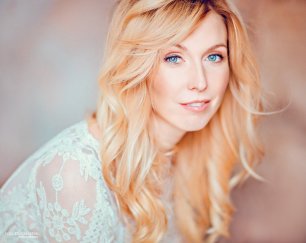 Изящные локоны невесты