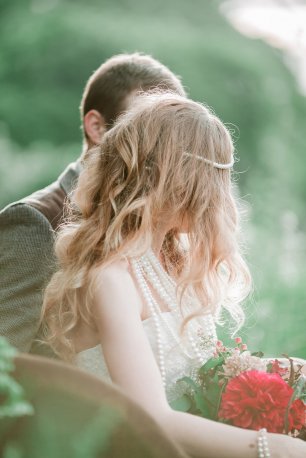 Распущенные волосы на свадьбу