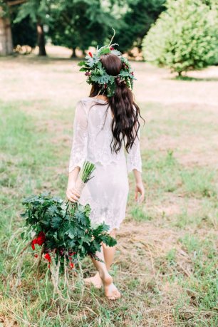 Большой букет невесты с дубовыми листьями