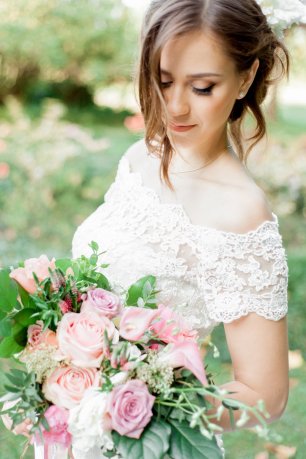 Букет невесты с розовыми розами