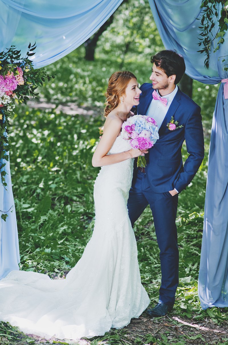 Место свадебной церемонии в голубом цвете