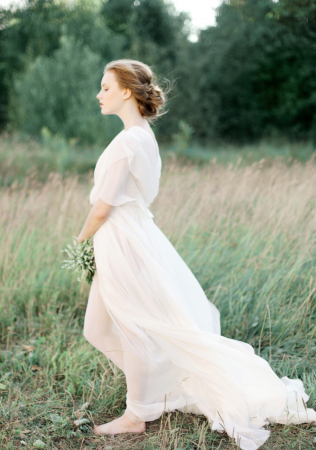 свадебное платье в стиле casual, фотограф ANN IMAGINES