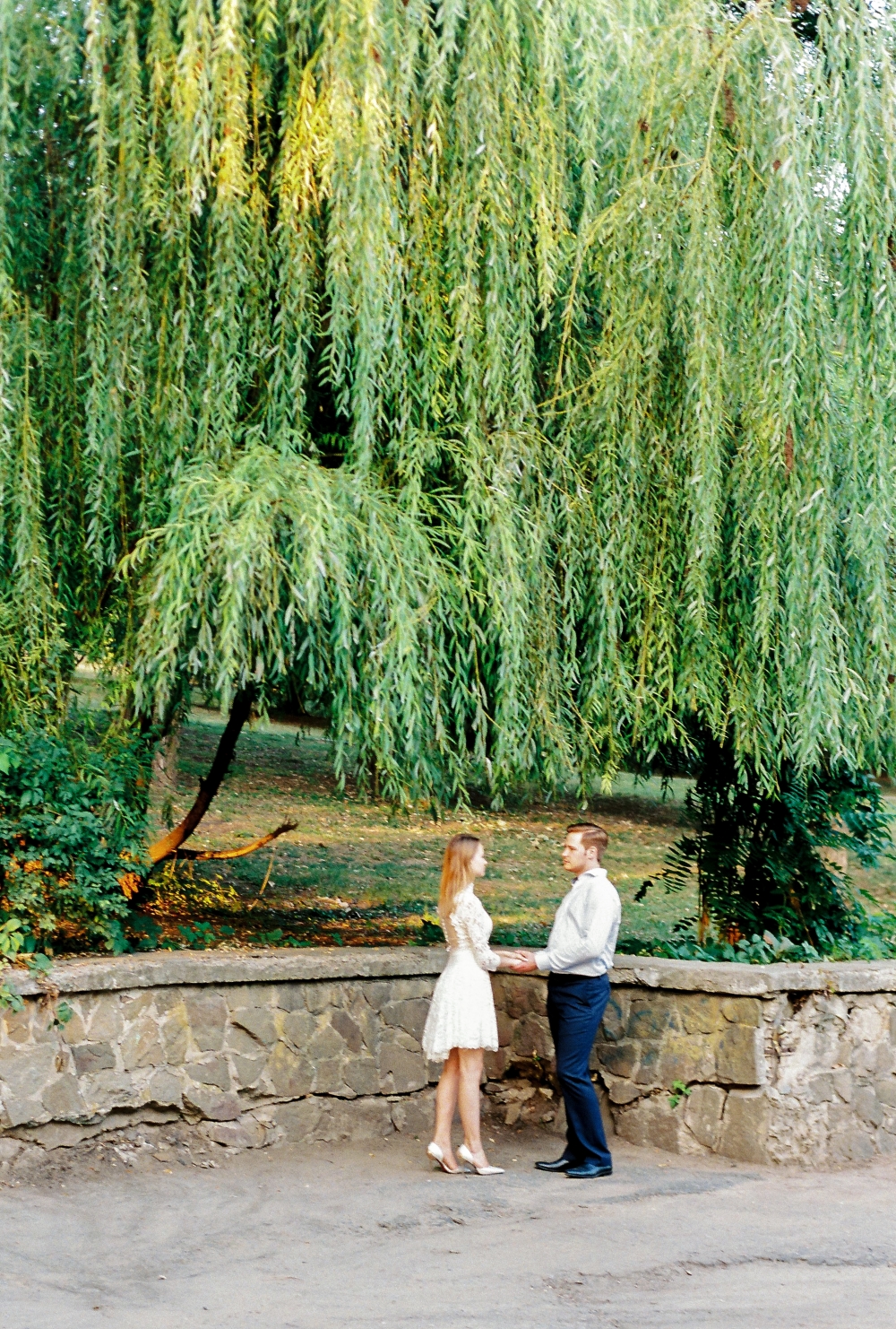 Романтическая история. Борис и Екатерина.
Снято на плёнку