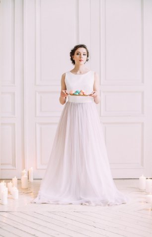 Простое свадебное платье