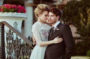 Коричневый костюм жениха