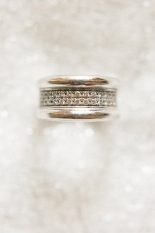 Кольцо из белого золота с бриллиантами