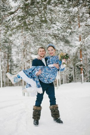 Зимняя прогулка Надежды и Валерия