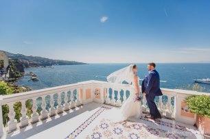 Фото на площадке у моря