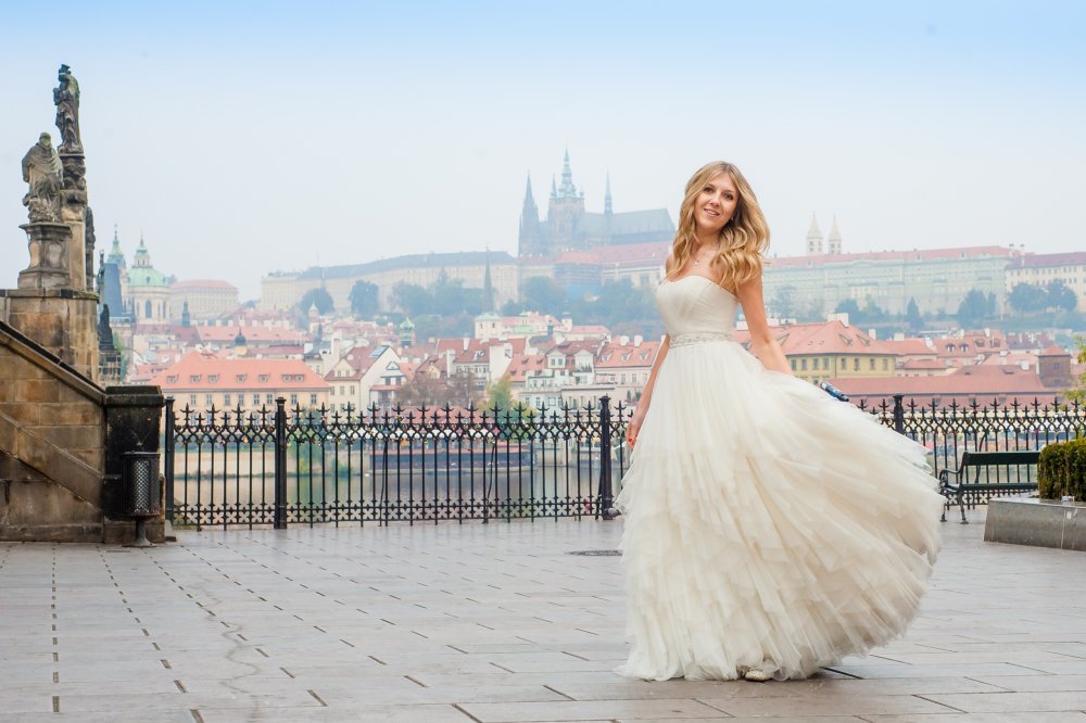 Фотограф в Праге - Виктор Здвижков 
victor-ju.com
+420 77 517 98 95
praguewedphoto@gmail.com