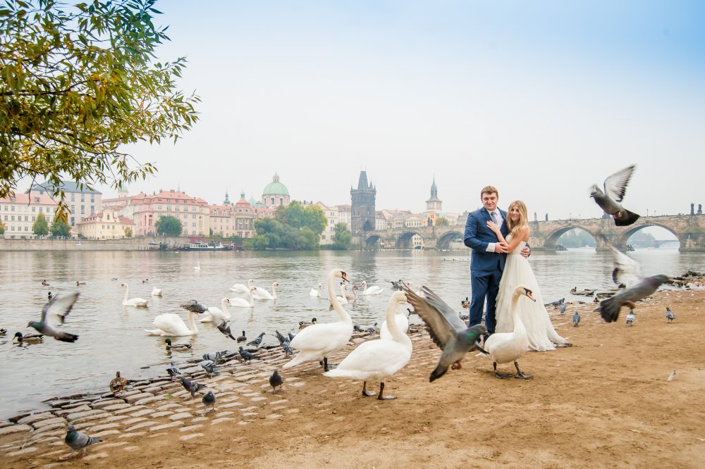 Фотограф в Праге - Виктор Здвижков 
victor-ju.com
+420 77 517 98 95
praguewedphoto@gmail.com
