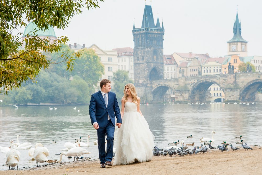 Фотограф в Праге - Виктор Здвижков 
victor-ju.com
+420 77 517 98 95
praguewedphoto@gmail.com