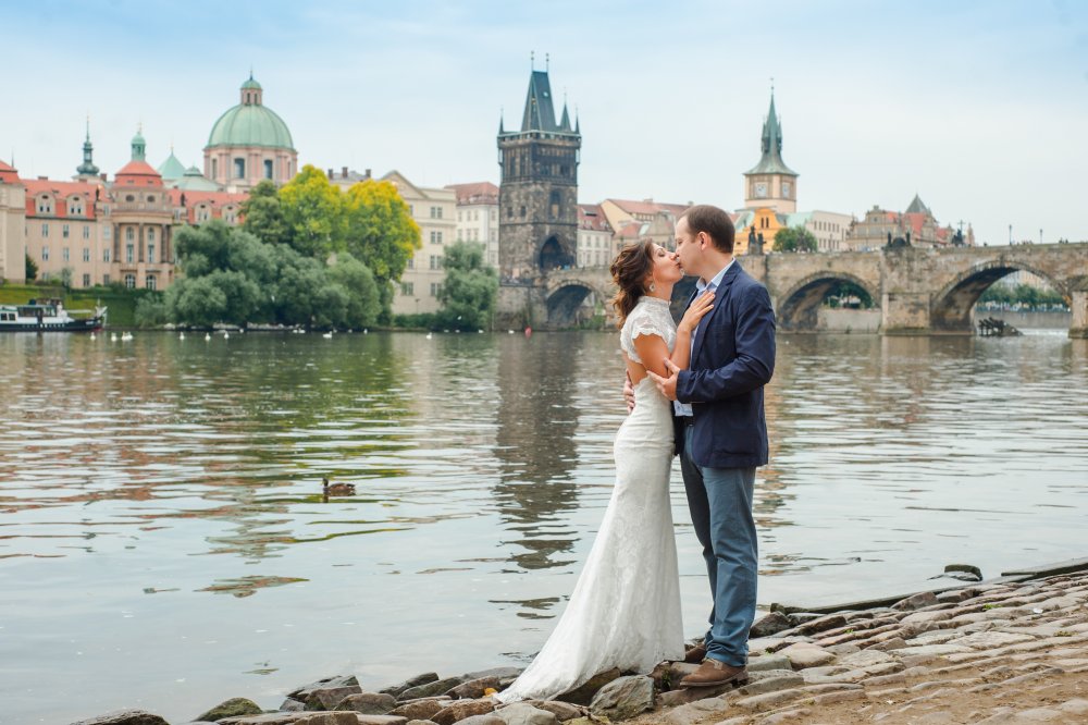 Свадьба в Праге. Карлов мост
фотограф в Праге Виктор Здвижков
+420775179895
victor-ju.com
praguewedphoto@gmail.com