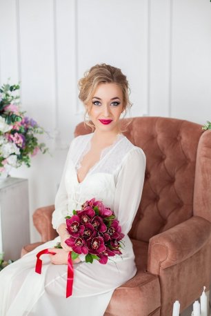 "Розовое утро. Сборы прекрасной невесты Лизы