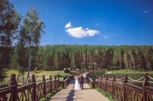 Свадебная прогулка за городом
